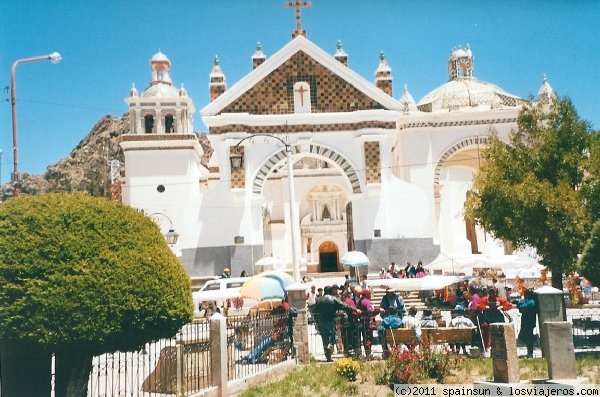 Basílica de Nuestra Señora de Copacabana
La Basílica de Nuestra Señora de Copacabana es uno de los lugares de peregrinación de Bolivia.
