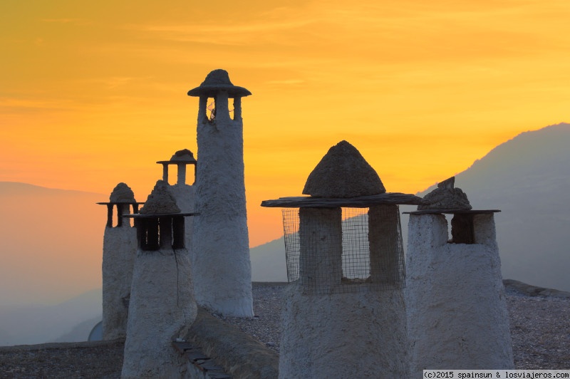 Foro de Hoteles En Granada: Chimeneas al atardecer - Capileira, Alpujarra, Granada