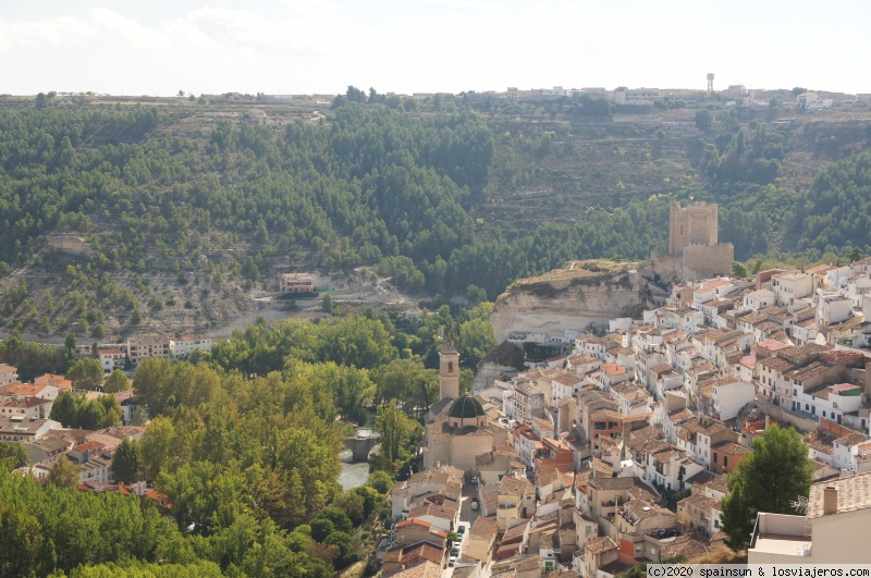 Vista de Alcalá de Júcar (Foto 1)