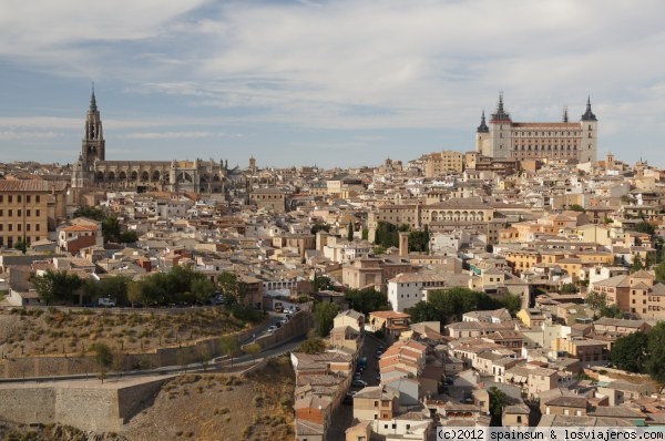 Catedral de Toledo y el Alcazar
Vista de la ciudad de Toledo
