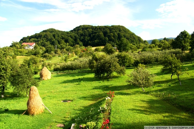 Paisaje de Maramures (montañas cercanas a Surdesti) - Rumania