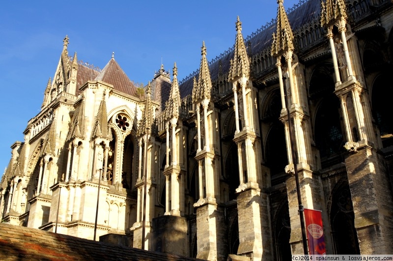 Foro de Chartres: Catedral de Reims - Esculturas laterales