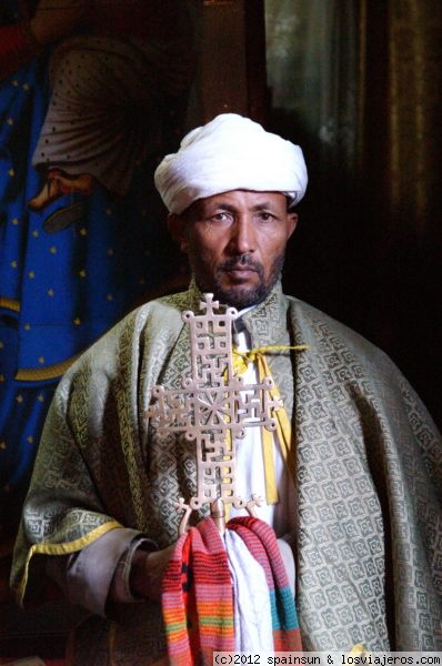 Monje o cura en Lalibela
Monje o cura en una iglesia de Lalibela. Muy fotogénico el hombre.
