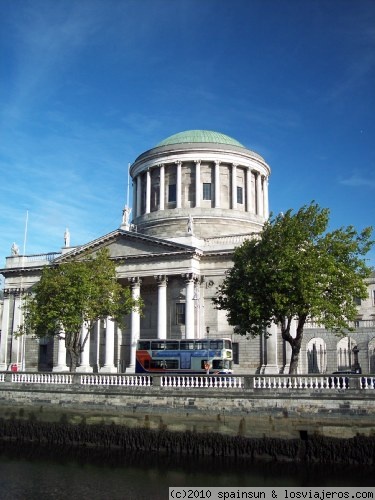 Four Courts - Dublín
El edificio de Four Courts es la sede de la tribunal supremo de Irlanda.
