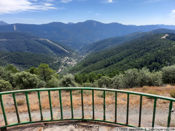 Vistas desde el Mirador de Las Carrascas, Las Hurdes, Caceres
Una de las vistas más espectaculares de Las Hurdes y la Sierra de Francia

