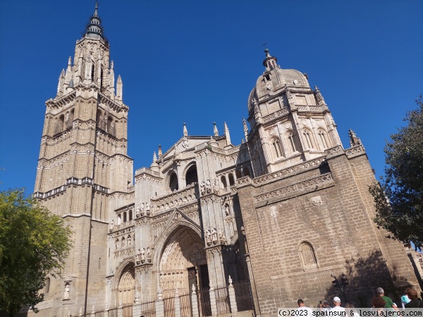 Catedral de Toledo
Vista de la Catedral de Toledo desde la plaza
