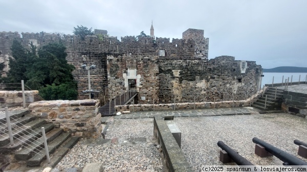 Castillo y Museo Arqueológico de Bodrum
Castillo de Bodrum reconvertido en Museo Arqueológico
