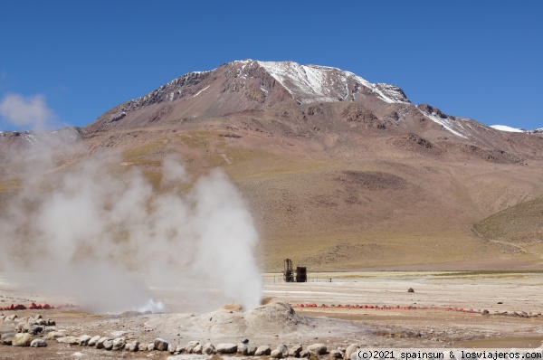 Geiseres del Tatio - Atacama
Actividad volcánica en el desierto de Atacama. Aquí además te puedes bañar en unas piscinas habilitadas para ello.
