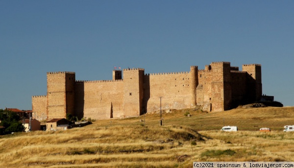 Castillo de Sigüenza, Guadalajara
Castillo medieval de Sigüenza, actual parador nacional.
