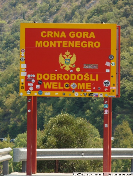 Bienvenido a Montenegro
Cartel de Bienvenida al país en la frontera con Croacia
