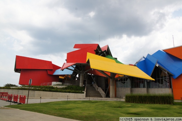 Biomuseo - Ciudad de Panamá
Imagen del Biomuseo, moderno edificio del arquitecto Frank Gehry, situado en la Calzada de Amador.
