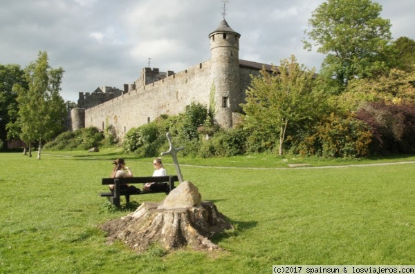 Parque junto al Castillo de Cahir, Tipperary
La espada Excalibur esperando a ser sacada.
