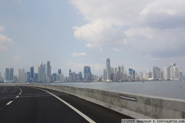 La Ciudad de Panamá desde la cinta Costera
Ultima vista de la Ciudad de Panamá desde el Taxi. Nuestra aventura termina. Hemos disfrutado de este maravilloso país.
