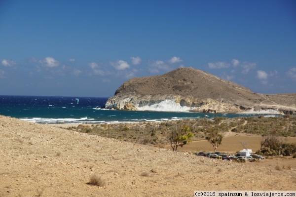 Playa de Los Genoveses - San Jose - Cabo de Gata
La segunda playa mas popular de Cabo de Gata es la de Los Genoveses, que forma una media luna.
