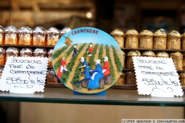 Pastelería - Dulces con forma de tapon de Champán - Reims
Los dulces con forma de tapón de champán son una de las especialidades de las pastelerías de Reims.
