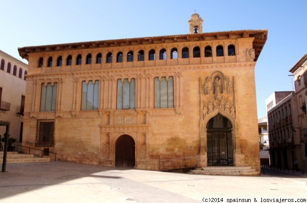 Hospital Real - Jativa
Hospital Real de Xativa, siglo XV al XVII, situado frente a la Iglesia Colegiata.
