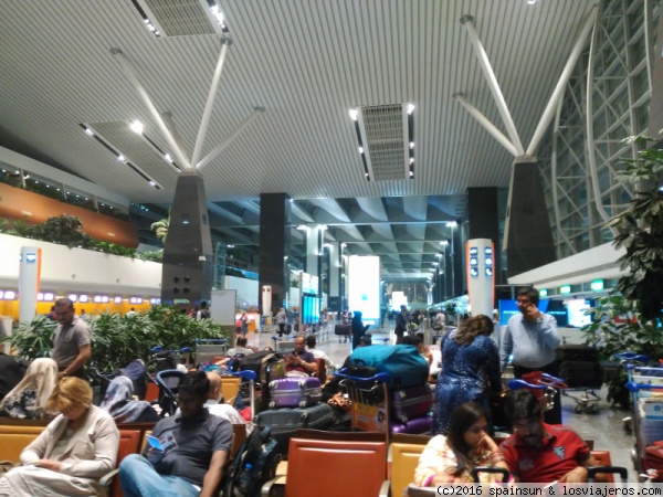 Aeropuerto de Bangalore y Vuelta a Casa - Aventura por el Sur de la India con Niños Pequeños (1)