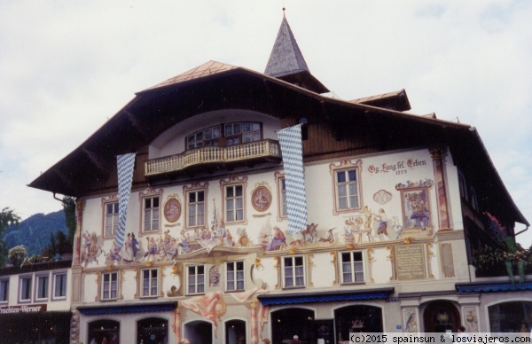 Casas con fachada pintada - Oberammergau, Baviera
Una de las casas típicas de Baviera con sus fachadas pintadas.
