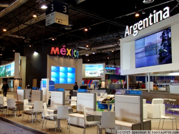 Fitur 2015 -Stands de Argentina  Mexico
Los stands de Argentina y México el día antes de comenzar Fitur 2015. Estos son dos de los stands que estaban casi acabados.
