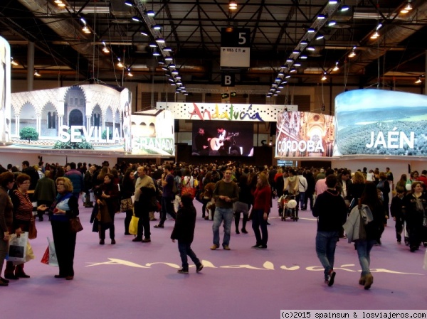 Sábado tarde en el Stand de Andalucía - Fitur
El stand de Andalucía en hora punta... es el stand mas grande de todo Fitur.
