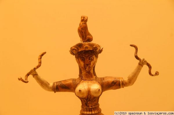 Diosa de las Serpientes - Museo Arqueológico de Heraclio
La famosa escultura minoica de la diosa de las serpientes.
