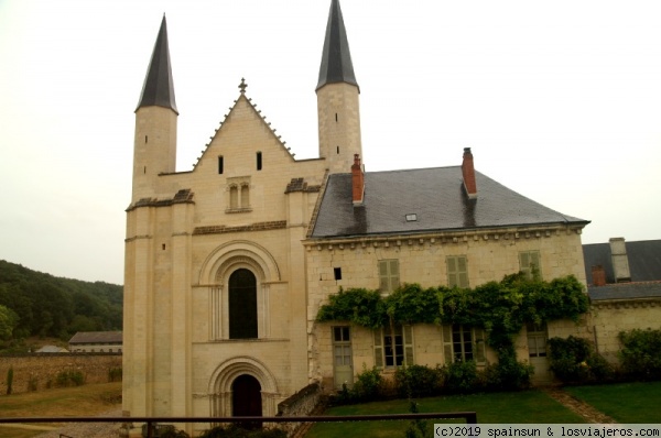 Abadía real de Fontevraud -Loira, Francia
Iglesia dentro del conjunto monástico de la abadía de Fontevraud
