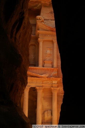 El Tesoro - desde el desfiladero
La primera imagen de Petra es la vista del Tesoro, desde el desfiladero. Es una sensación que no se olvida.
