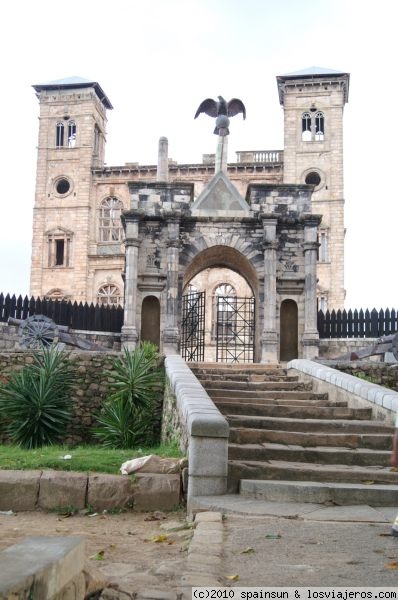 Palacio real de Antananarivo
Antananarivo ha sido capital del reino y de un estado africano organizado, antes de la colonización francesa.
