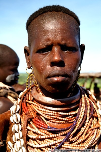 Mujer de la tribu Karo - Valle del Omo
Mujer de la tribu Karo en un poblado junto al río Omo
