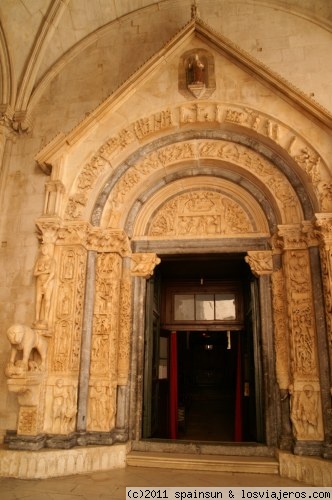 Catedral de Trogir
Portico romanico de la catedral de Trogir
