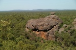 Paisaje de rocas y eucaliptos - Kakadu