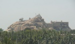 Templo de la Roca de Trichy, visto desde la carretera -Tiruchirappalli, Tamil Nadu