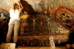 Restaurando las pinturas de la cupula de la Iglesia de Rozavlea - Rumania