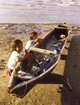 2 niñas y una canoa - Livingstone