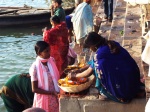 Ofrendas en el Ganges
India, Varanasi, Benares, Ganges