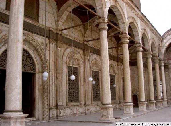 Dentro de la Mezquita
Dentro de la Mezquita
