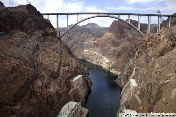 Puente
Puente en la Presa Hoover
