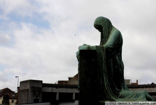 La plegaria
Escultura en el cementerio Laeken. Bruselas
