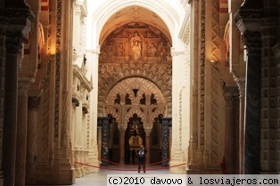 Observo
Portada en el interior de la Mezquita de Córdoba
