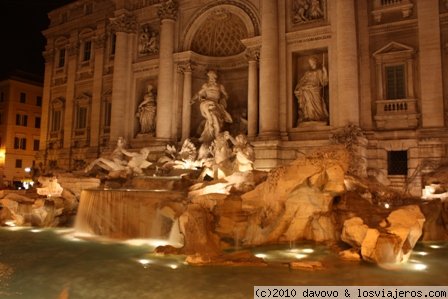 Trevi
Impresionante fuente tanto de día como de noche (Roma)
