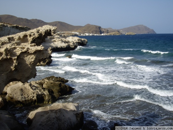 Los Escullos (Almería)
Espectacular paraje situado en el parque natural Cabo de Gata-Níjar. En primer término se pueden observar formaciones de dunas fosilizadas.
