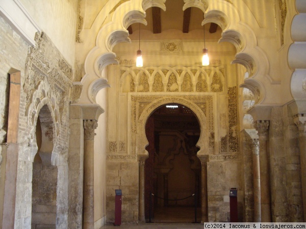 Palacio de la Aljafería (Zaragoza)
Entrada al oratorio, que es una de las zonas de la arquitectura original del palacio que aún se conservan.
