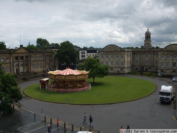 Vistas de York
En una cima de York hay una antigua y pequeña fortaleza donde residio el Conde o Duque de York, esta foto es desde lo alto de ella a la que se accede subiendo un monton de escaleras empinadas
