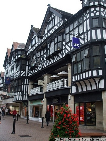 Chester
Este es la fachada tipica de los edificios de Chester, un pueblo precioso y muy pequeño de Inglaterra
