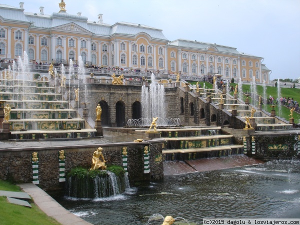 Peterhof
Fuente Monumental
