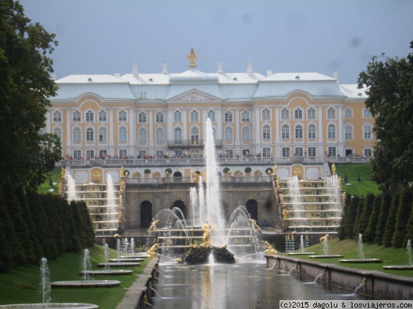 Peterhof
Palacio y fuente
