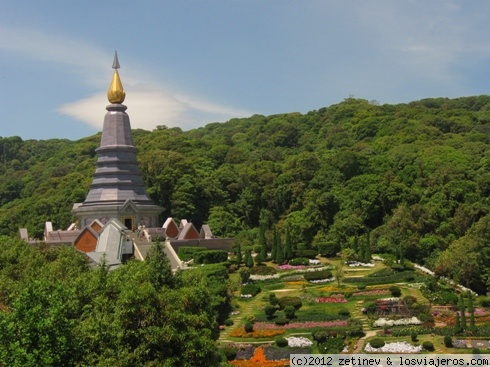 Pagoda de la Reina (Phra Mahathat Naphamethanidon)
Pagoda en la cima de Doi Inthanon, Chiang Mai

