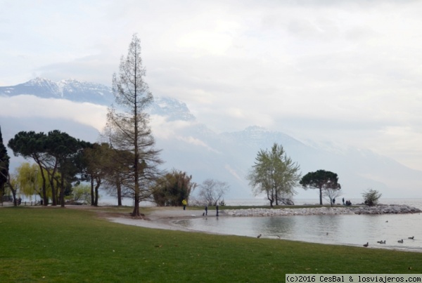 Monte Baldo desde el lago de Garda
El macizo de Baldo desde la ribera del lago de Garda. Riva del Garda (Trentino)
