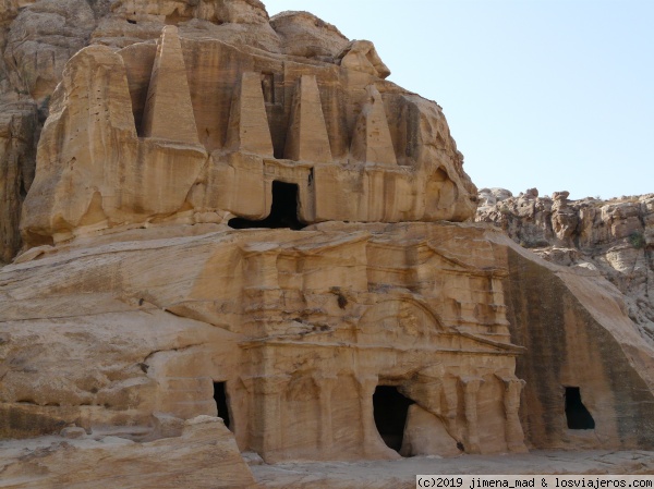 Tumba de los Obeliscos
Tumba de los Obeliscos en Petra, Jordania
