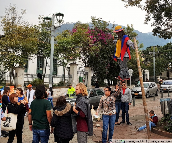 El ambiente de Usaquén
Artistas callejeros demuestran sus habilidades
